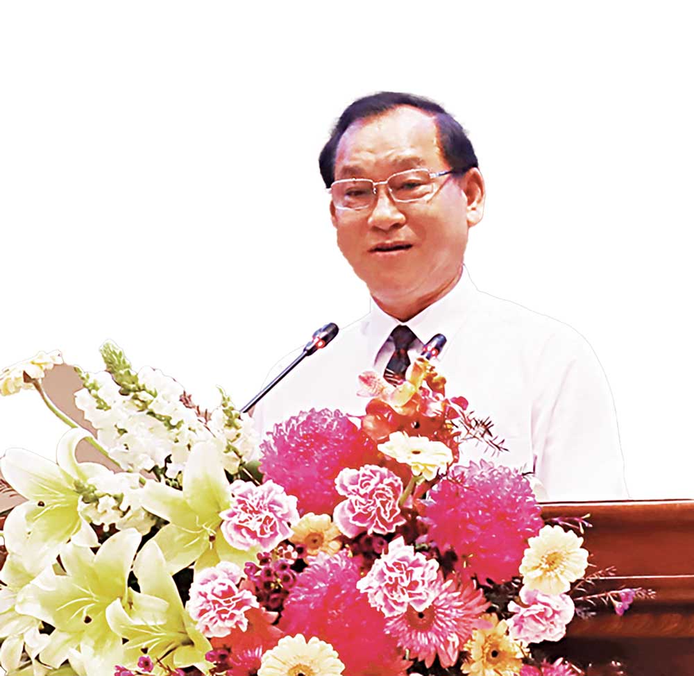Chủ tịch UBND tỉnh Tiền Giang phát biểu